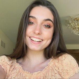 Meet your Posher, Hannah